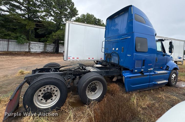 image for item YA0855 2016 International ProStar Plus 122 semi truck