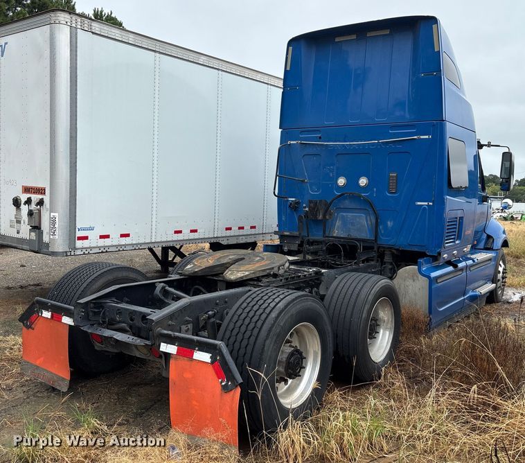 image for item YA0855 2016 International ProStar Plus 122 semi truck