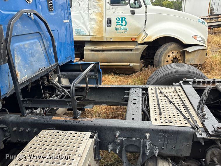 image for item YA0855 2016 International ProStar Plus 122 semi truck