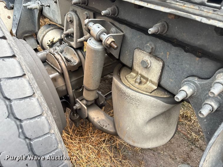 image for item YA0855 2016 International ProStar Plus 122 semi truck