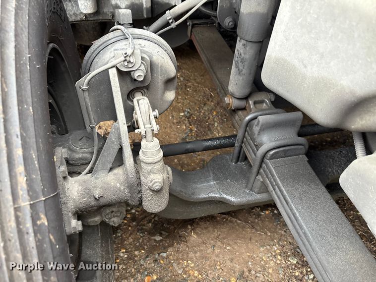 image for item YA0855 2016 International ProStar Plus 122 semi truck