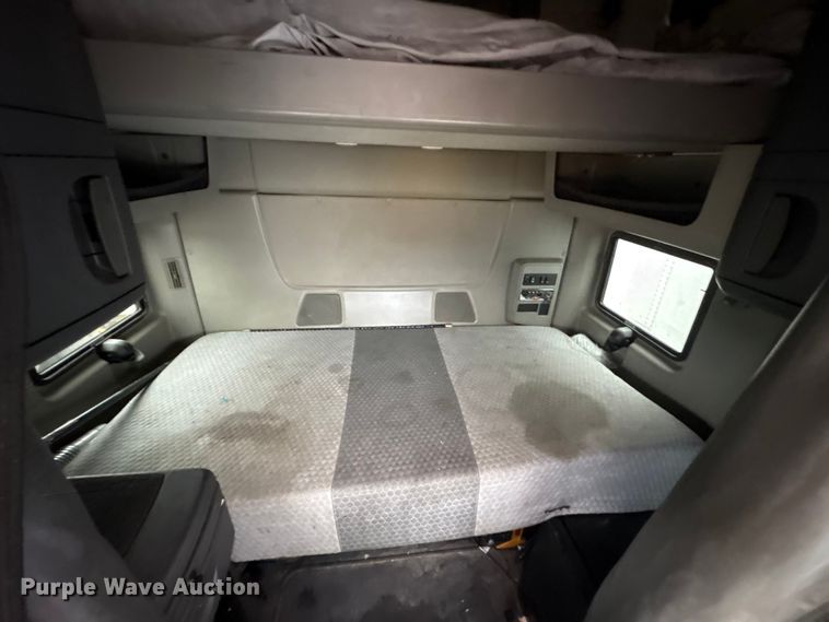 image for item YA0855 2016 International ProStar Plus 122 semi truck