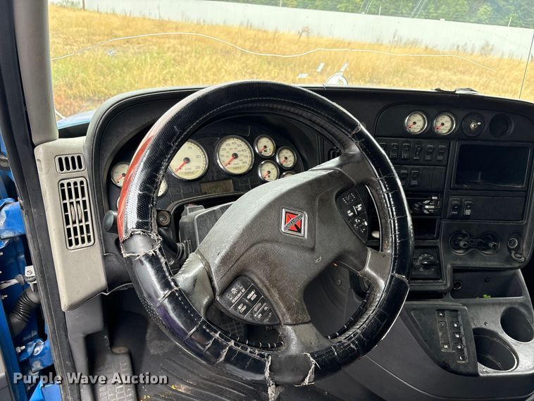 image for item YA0855 2016 International ProStar Plus 122 semi truck