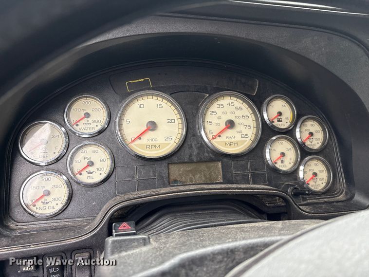 image for item YA0855 2016 International ProStar Plus 122 semi truck