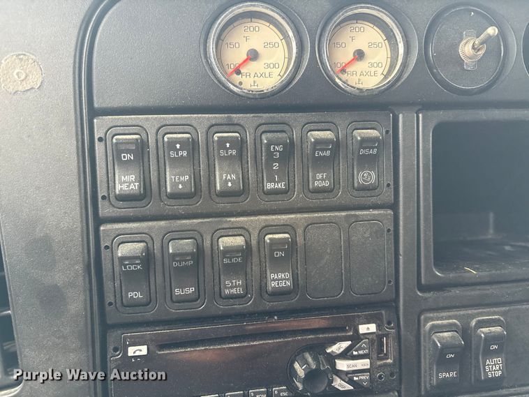 image for item YA0855 2016 International ProStar Plus 122 semi truck