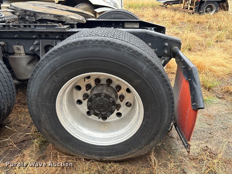 image for item YA0855 2016 International ProStar Plus 122 semi truck