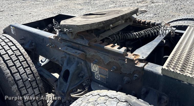 image for item YA0857 2018 Peterbilt 579 semi truck