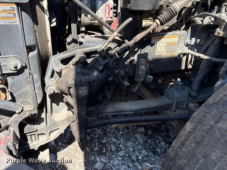 image for item YA0857 2018 Peterbilt 579 semi truck