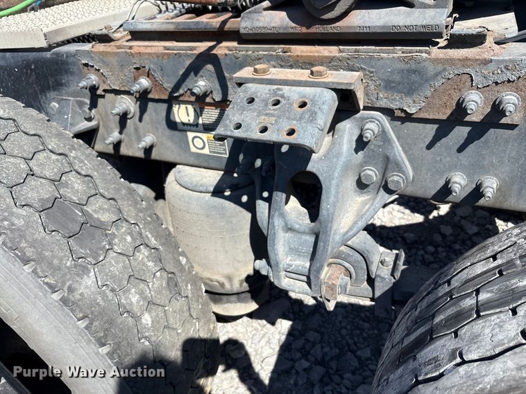 image for item YA0857 2018 Peterbilt 579 semi truck