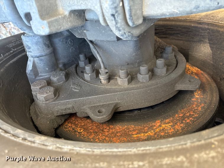 image for item YA0857 2018 Peterbilt 579 semi truck