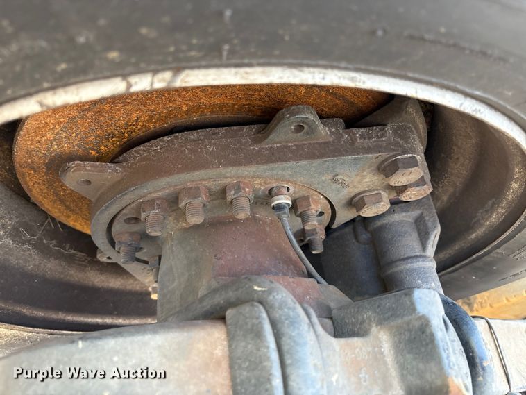 image for item YA0857 2018 Peterbilt 579 semi truck