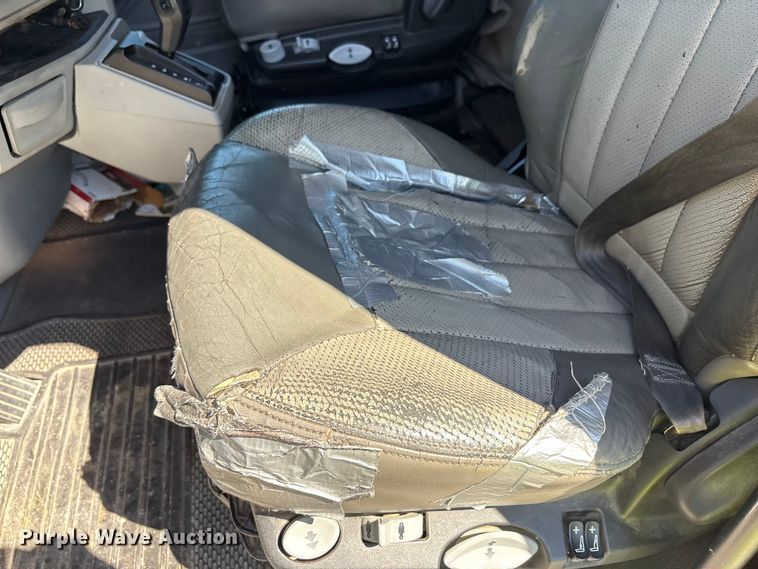 image for item YA0857 2018 Peterbilt 579 semi truck