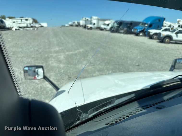 image for item YA0857 2018 Peterbilt 579 semi truck