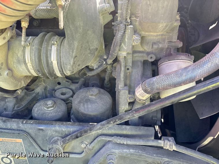 image for item YA0857 2018 Peterbilt 579 semi truck