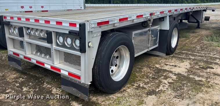 image for item YA0865 2022 Reitnouer flatbed trailer