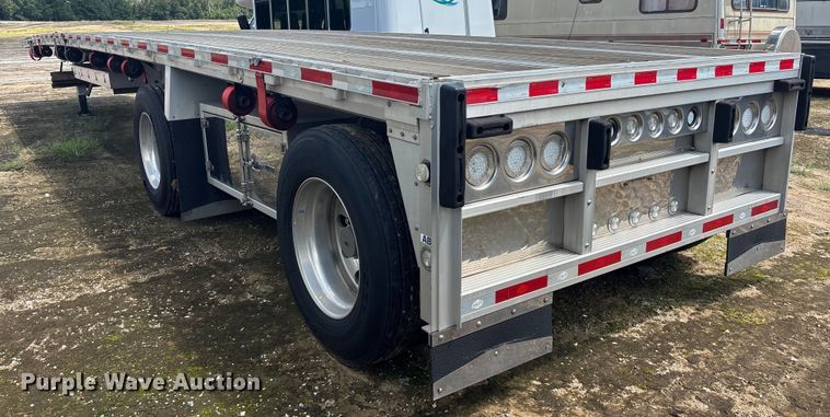 image for item YA0865 2022 Reitnouer flatbed trailer