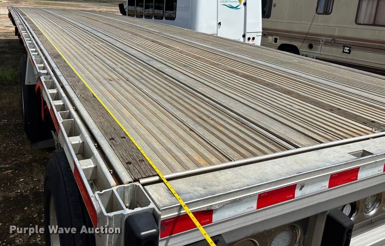 image for item YA0865 2022 Reitnouer flatbed trailer