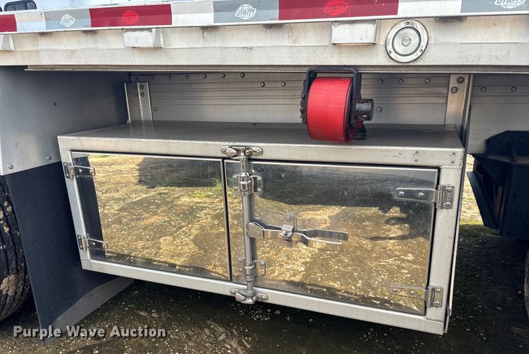 image for item YA0865 2022 Reitnouer flatbed trailer