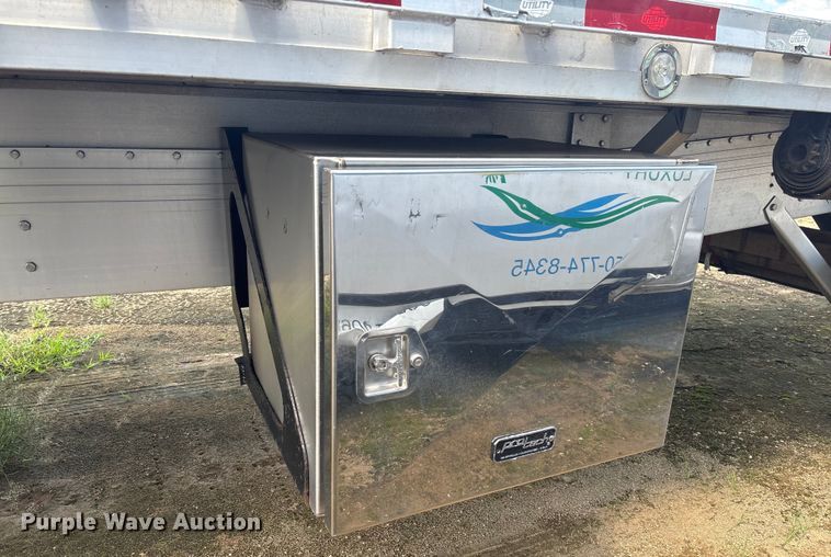 image for item YA0865 2022 Reitnouer flatbed trailer