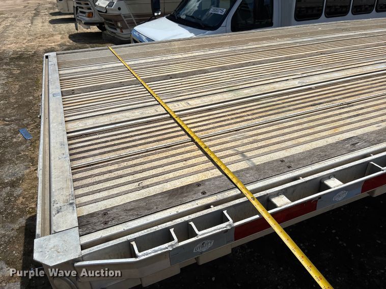 image for item YA0865 2022 Reitnouer flatbed trailer
