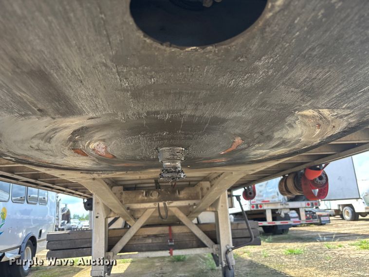 image for item YA0865 2022 Reitnouer flatbed trailer