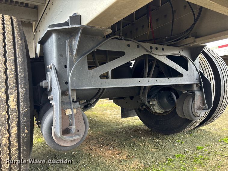 image for item YA0865 2022 Reitnouer flatbed trailer