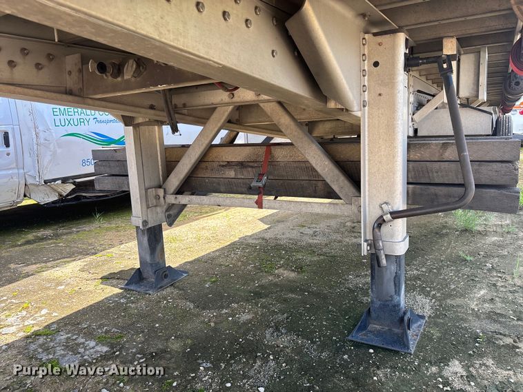 image for item YA0865 2022 Reitnouer flatbed trailer