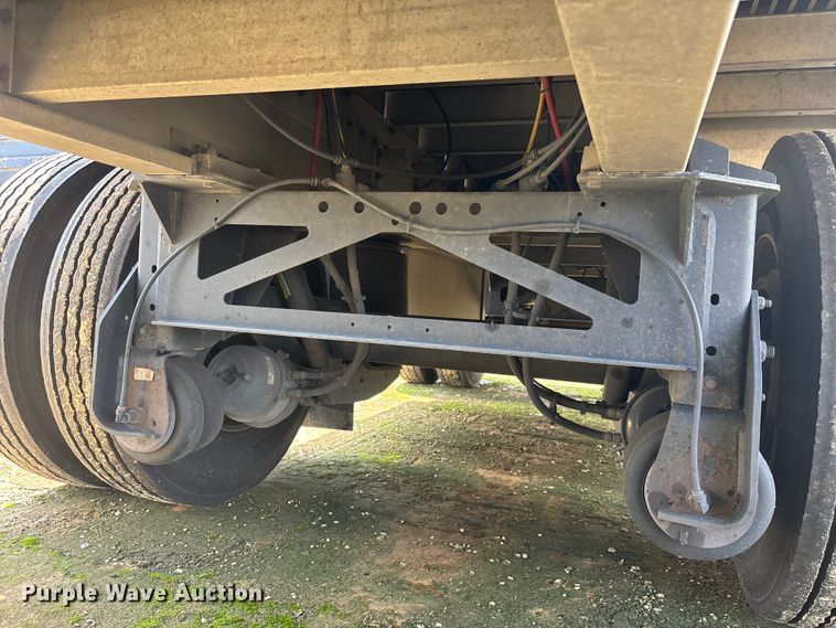 image for item YA0865 2022 Reitnouer flatbed trailer