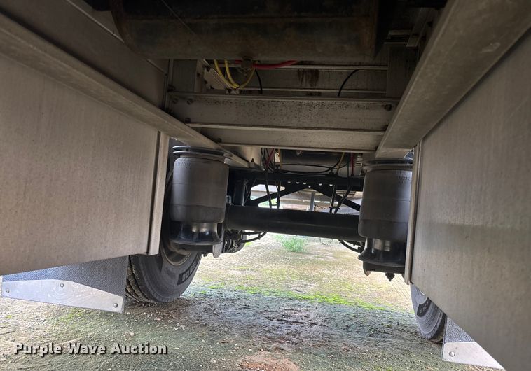 image for item YA0865 2022 Reitnouer flatbed trailer