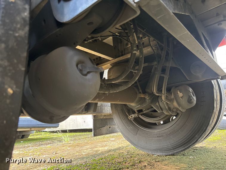 image for item YA0865 2022 Reitnouer flatbed trailer