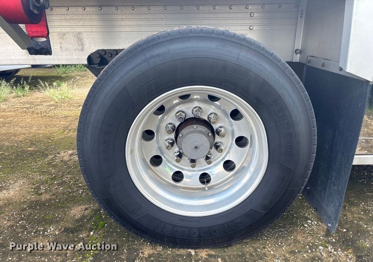 image for item YA0865 2022 Reitnouer flatbed trailer