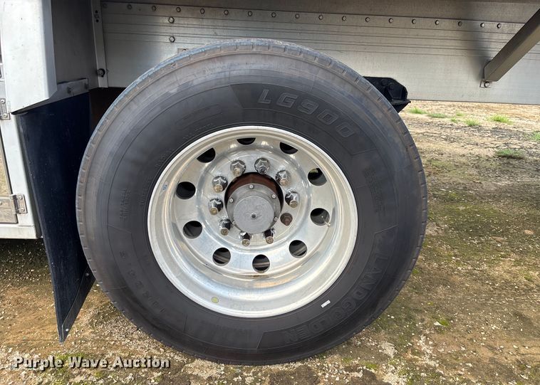 image for item YA0865 2022 Reitnouer flatbed trailer