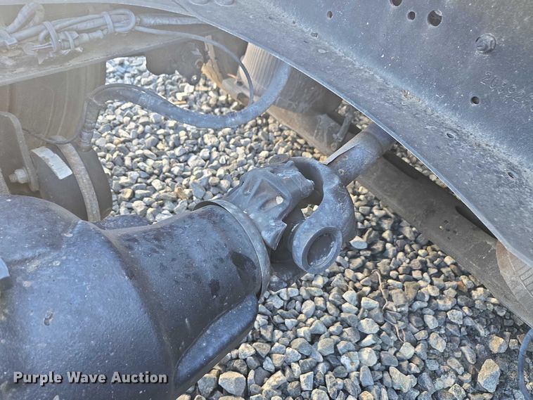 image for item YA0873 2014 Volvo VNL semi truck