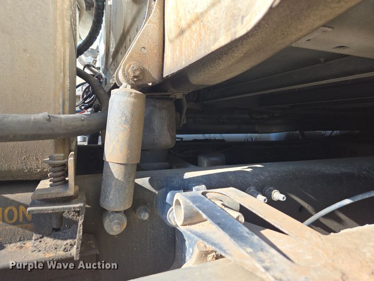 image for item YA0941 2016 Freightliner Cascadia semi truck