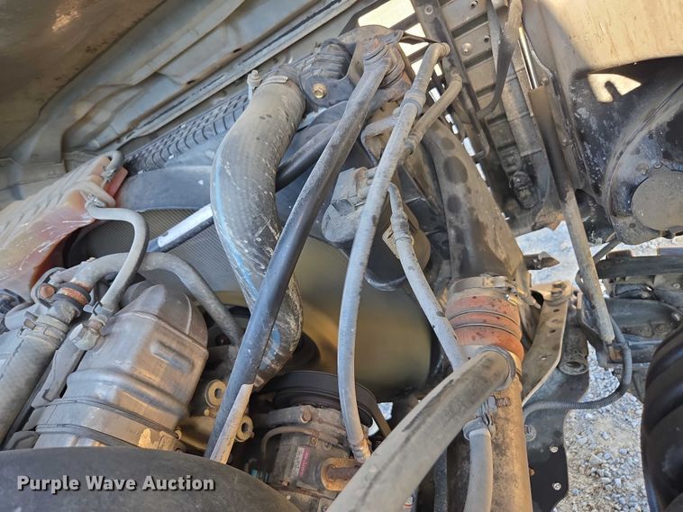 image for item YA0941 2016 Freightliner Cascadia semi truck