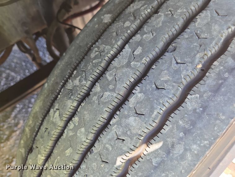 image for item YA0941 2016 Freightliner Cascadia semi truck