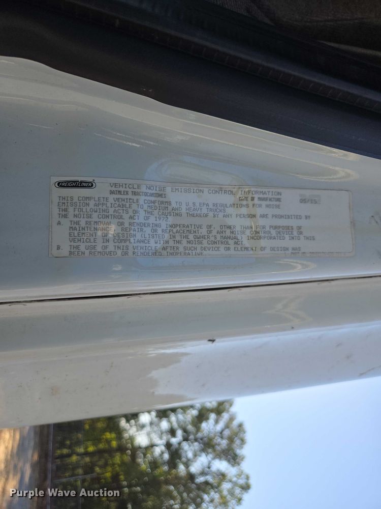 image for item YA0941 2016 Freightliner Cascadia semi truck