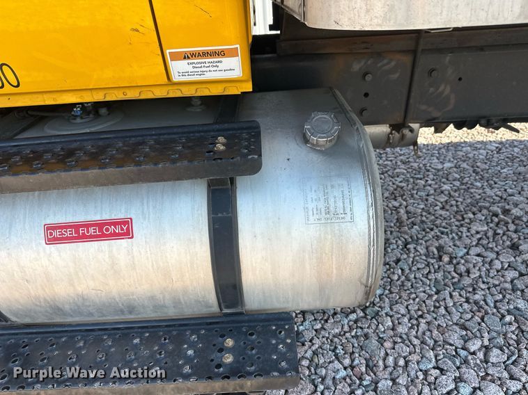 image for item YA0991 2020 International MV607 box truck