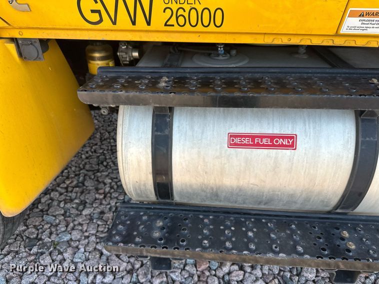 image for item YA0991 2020 International MV607 box truck