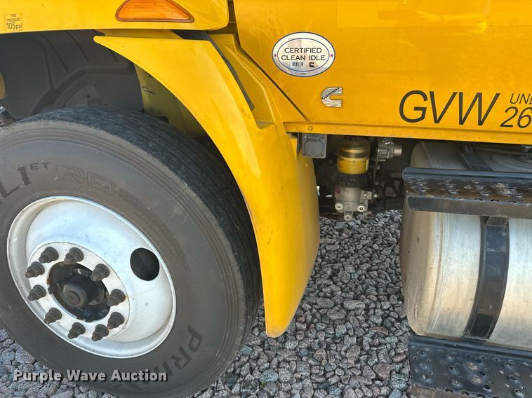 image for item YA0991 2020 International MV607 box truck