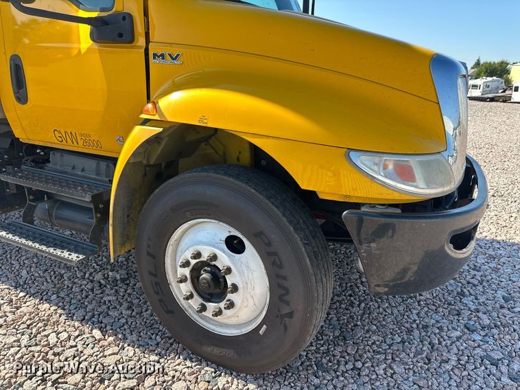 image for item YA0991 2020 International MV607 box truck