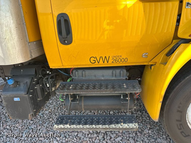 image for item YA0991 2020 International MV607 box truck