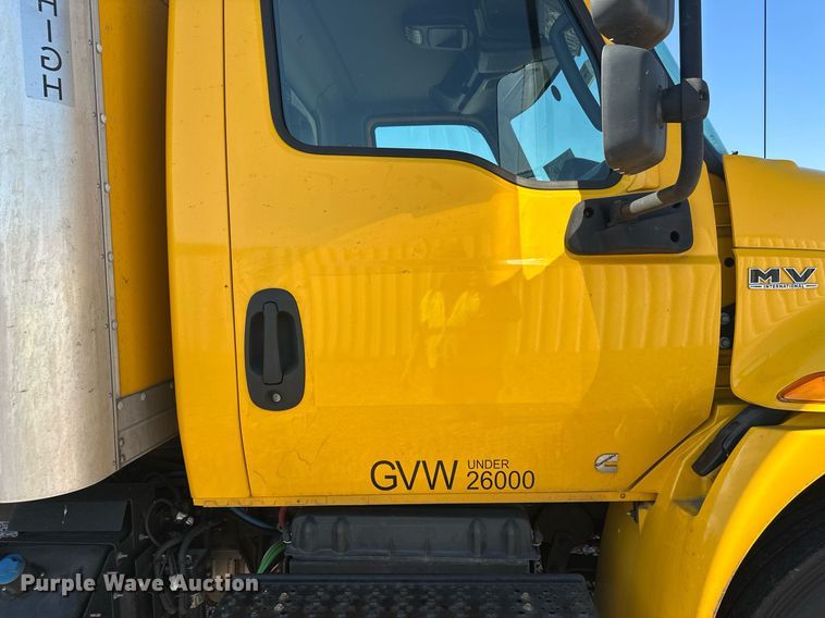 image for item YA0991 2020 International MV607 box truck