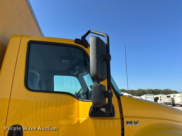 image for item YA0991 2020 International MV607 box truck