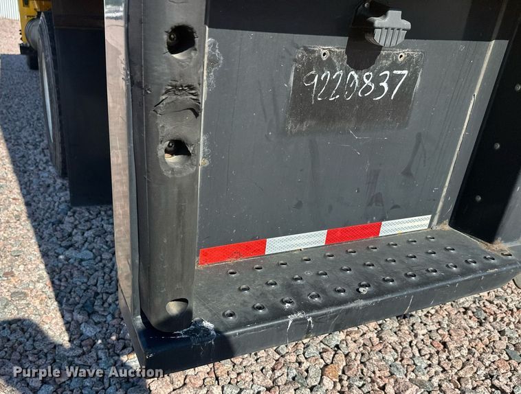 image for item YA0991 2020 International MV607 box truck