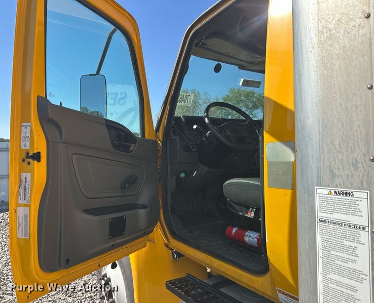 image for item YA0991 2020 International MV607 box truck