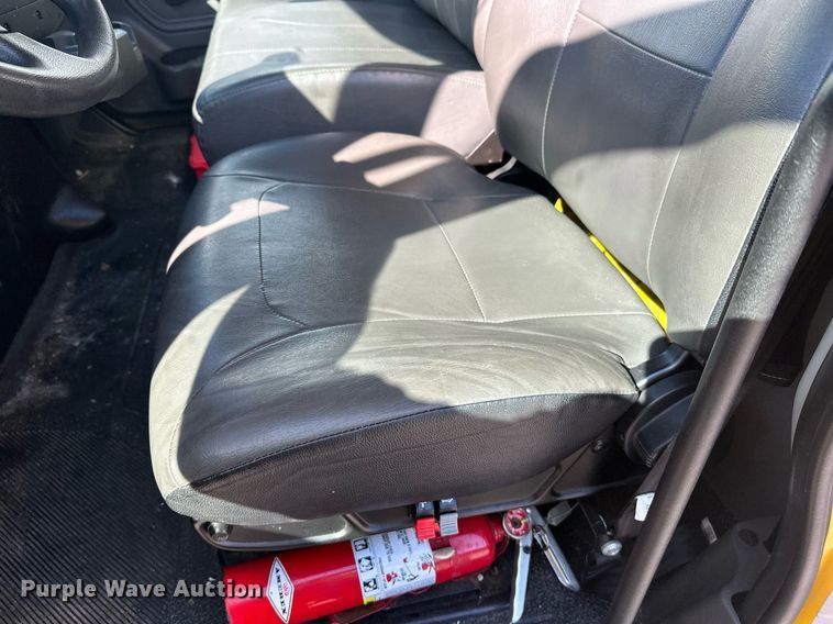 image for item YA0991 2020 International MV607 box truck