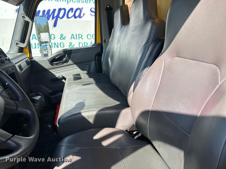 image for item YA0991 2020 International MV607 box truck