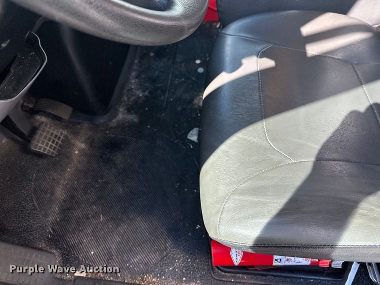 image for item YA0991 2020 International MV607 box truck