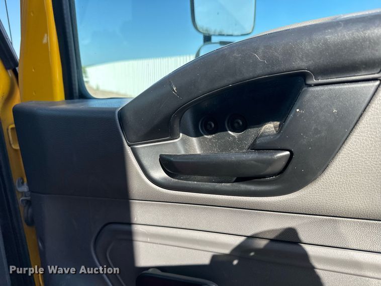 image for item YA0991 2020 International MV607 box truck